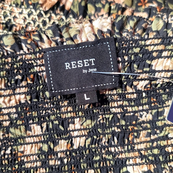 NWT Reset by Jane floral smocked tie dress - Picture 8 of 10